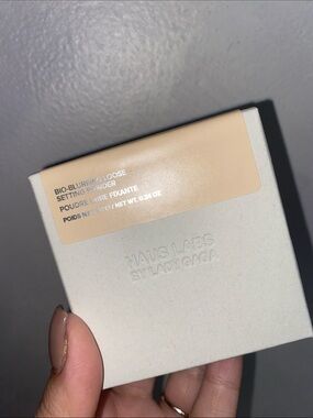 Haus Labs By Lady Gaga Bio-Blurring Loose Setting Powder — Beige/Nude